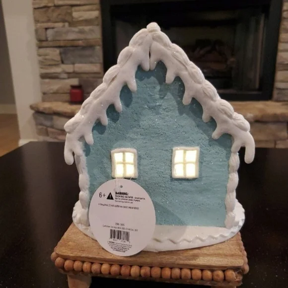 Pastel Blue Gingerbread House-NWT - Picture 5 of 7